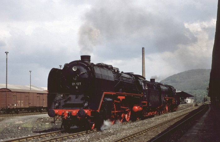 01&nbsp;137 + 03&nbsp;001 in Löbau, 19.06.1982