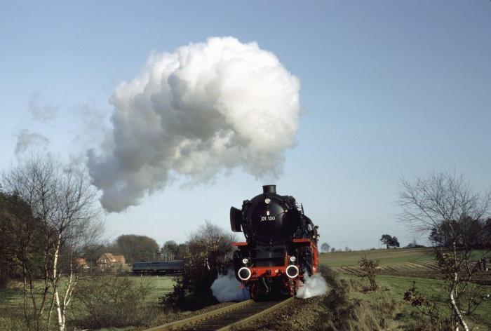 01&nbsp;150 Sonderzug Celle->Bergen auf der OHE, hinter Beckedorf, 12.03.1983