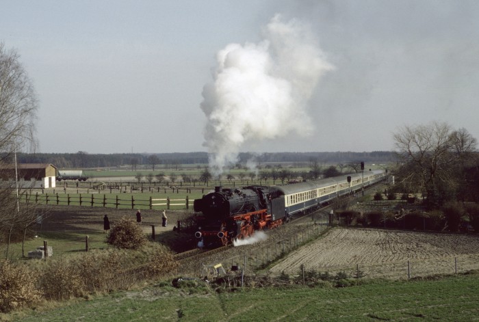 01&nbsp;150 Sonderzug Celle->Bergen auf der OHE, bei Scheuen, 13.03.1983