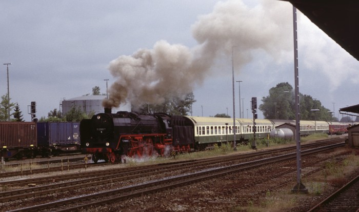 01&nbsp;066 Sonderzug aus Friedrichshafen, Ausfahrt Aulendorf, 23.07.1995