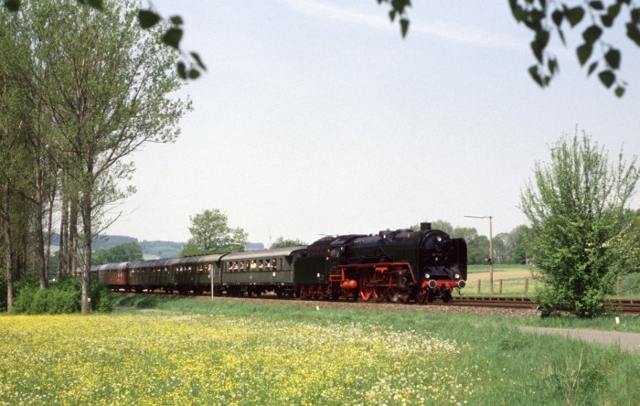 01&nbsp;118 Sonderzug nach Neuenmarkt bei Ludwigschorgast, 18.05.1997