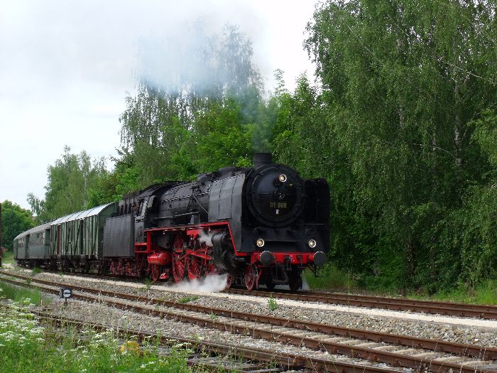 01&nbsp;066 mit P&nbsp;2117 Gunzenhausen&rarr;Nördlingen, Ausfahrt Wassertrüdingen, um 16:50h am 10.06.2012