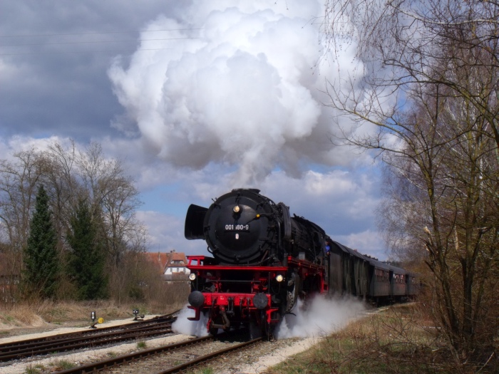 01&nbsp;180 mit BEM- Zug von Gunzenhausen nach Nördlingen, Ausfahrt Wassertrüdingen, um 12:16h am 05.04.2015