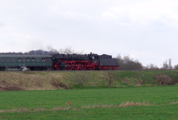 01&nbsp;180 Tv Zug Nördlingen&rarr;Gunzenhausen nördlich von Oettingen, um 15:22h am 06.04.2015
