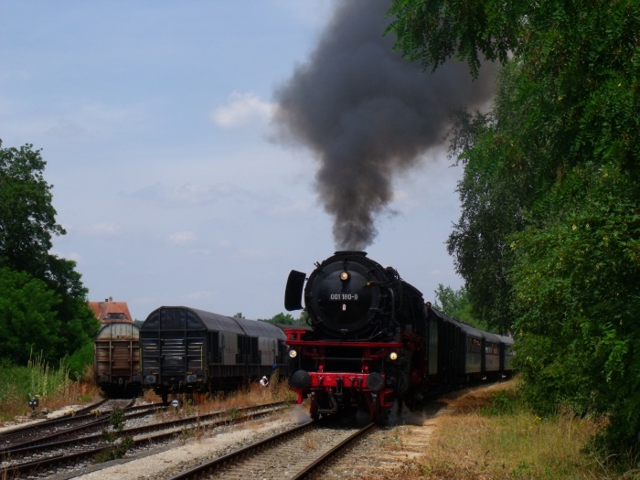 01&nbsp;180 mit Zug Gunzenhausen&rarr;Nördlingen, mittlerweile wohl auch optisch unverkennbar Ausfahrt Wassertrüdingen, um 13:27h am 12.07.2015