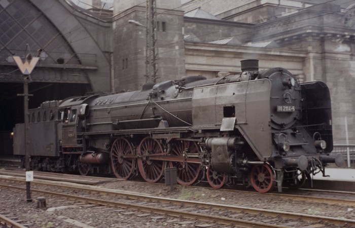 01&nbsp;114 aus D&nbsp;1275 Dresden Hbf, 15.07.1976