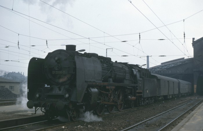01&nbsp;066  D&nbsp;1971 Dresden-Neustadt, am 12.03.1977