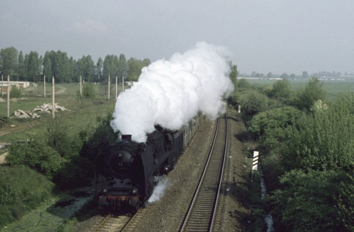 01&nbsp;029 mit E&nbsp;315 aus Stettin, auf dem Berliner Außenring, 12.05.1978