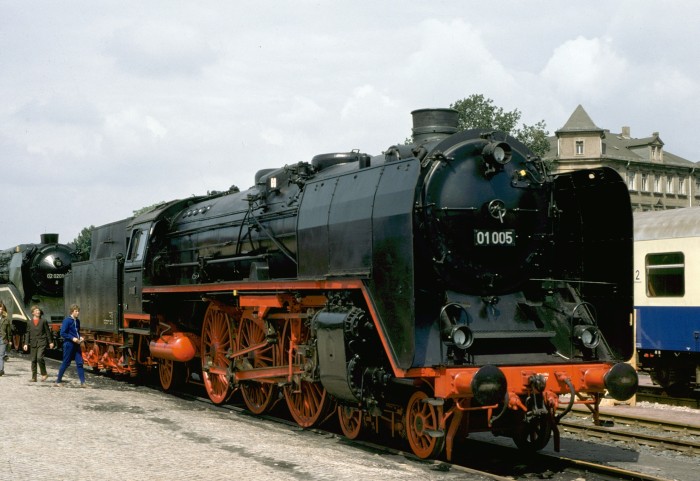 01&nbsp;005 auf der Fahrzeug-Ausstellung in Radebeul-Ost, am 12.08.1978