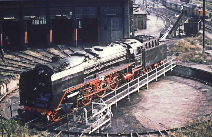 01&nbsp;204 im Bw Dresden-Altstadt, im August 1978