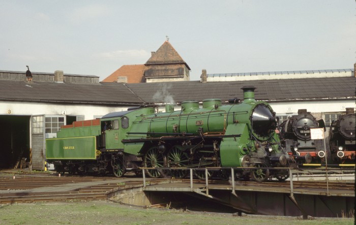 18&nbsp;478 auf der Drehscheibe in Nördlingen, 27.04.1996