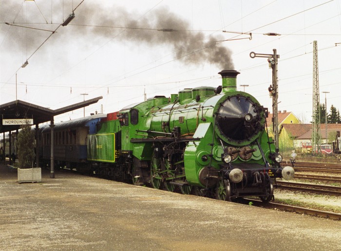 18&nbsp;478 vor Sonderzug in Nördlingen, Juni 1996