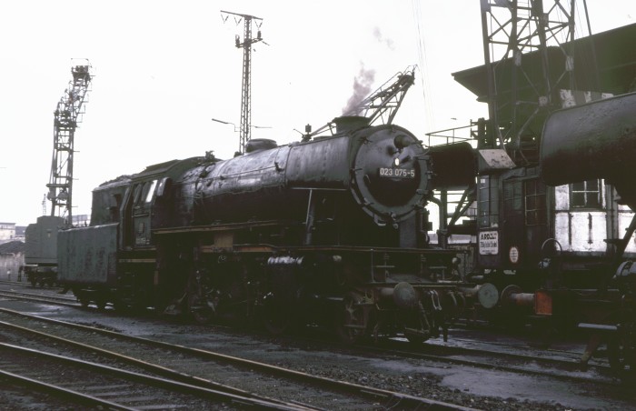 023&nbsp;075 im Bw Saarbrücken, 15.05.1975