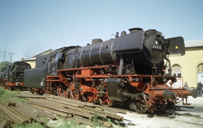 23&nbsp;058 im Bw Crailsheim, 28.05.2005