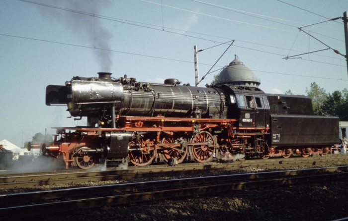 23&nbsp;042  macht Paradefahrten am Bw Crailsheim, 28.05.2005
