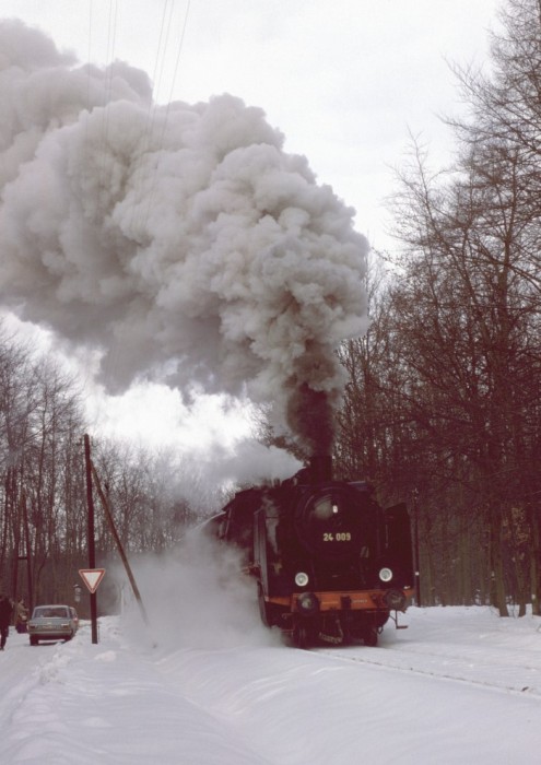 24&nbsp;009 Scheinanfahrt bei Mellrich (WLE), am 28.01.1979