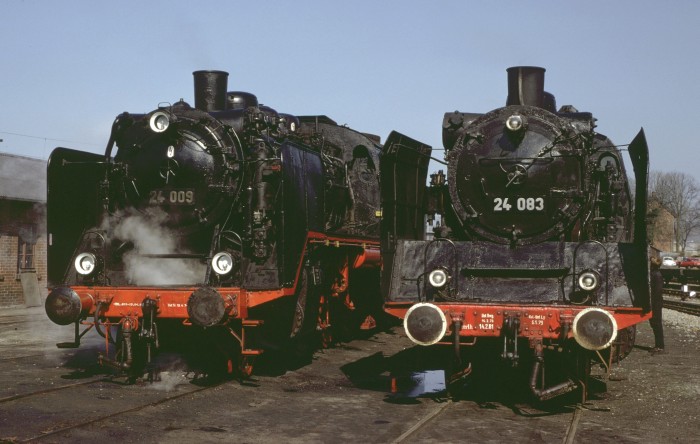 24&nbsp;009 und 24&nbsp;083 in Lengerich, am 05.04.1980
