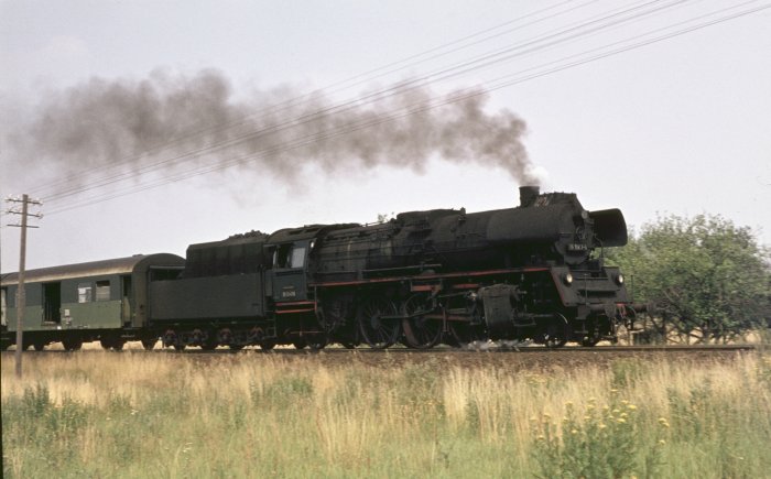 35&nbsp;1047 mit P 5731 hinter Riesa, 15.07.1976