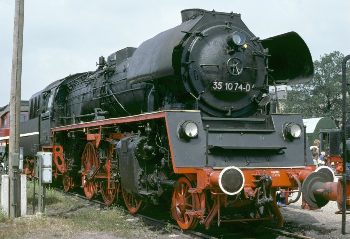 35&nbsp;1074  auf der damals weithin bekannten Radebeuler Fahrzeugausstellung, fotografiert am 12.08.1978