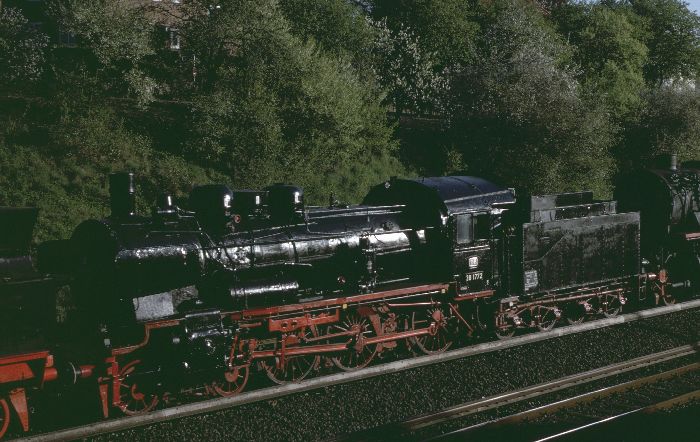 38&nbsp;1772 Überführungsfahrt bei Hamburg-Bergedorf, am 14.05.1980