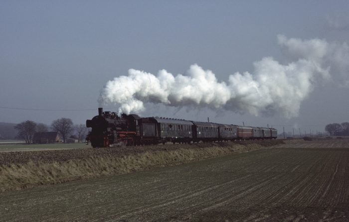 38&nbsp;1772 Zug nach Ibbenbüren bei Hösle, am 19.02.1984