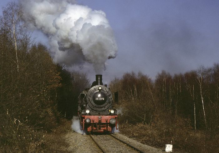 38&nbsp;1772 auf der BHE hinter Buxtehude, abends am 18.03.1984