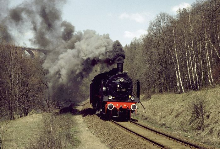 38&nbsp;1182 Lz Überführungsfahrt im Elstertal bei Barthmühle, 27.04.1984