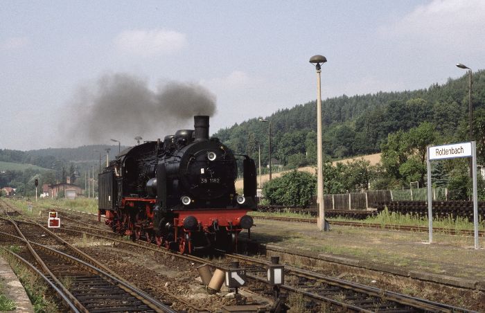 38&nbsp;1182 Umsetzen im Bahnhof Rottenbach, am 16.08.1998