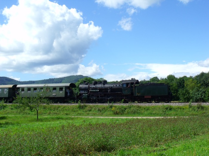 38&nbsp;3199 Tv abwärts fahrend von Neuffen zurück nach Nürtingen, fotografiert zwischen Neuffen und LInsenhofen, um 12:21h am 21.08.2016
