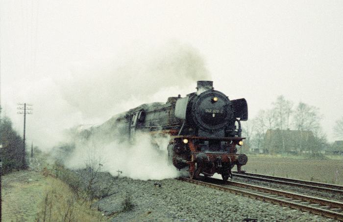 042&nbsp;320 bei Mehringen (Salzbergen), am 16.03.1975