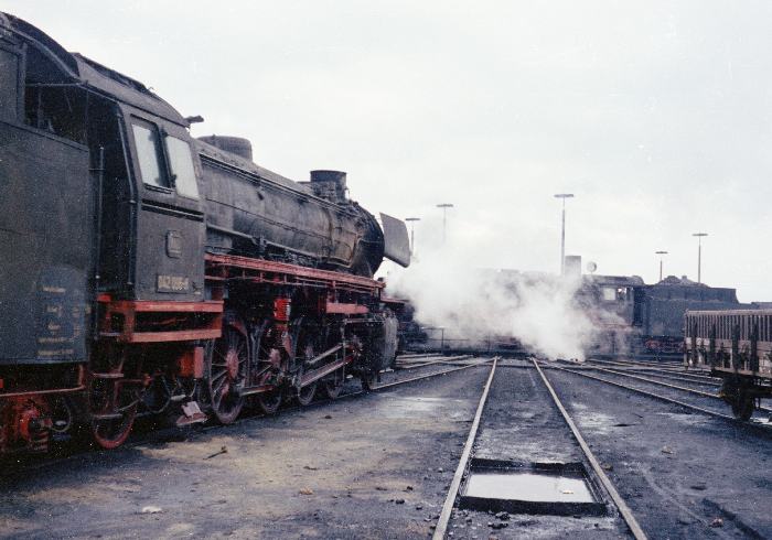 042&nbsp;096 im Bw Emden, am 18.03.1975