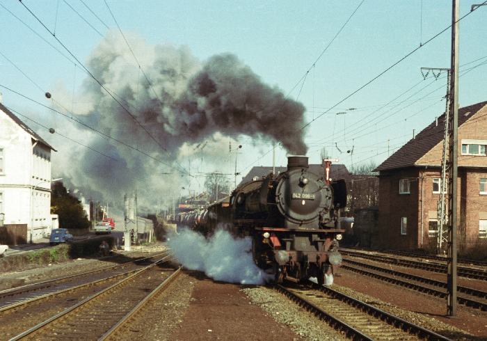 042&nbsp;096 Durchfahrt Pbf Rheine, am 21.03.1975
