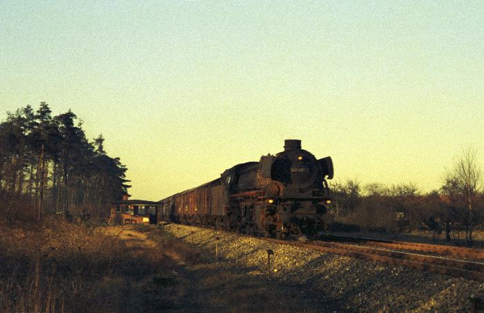 042&nbsp;097 Güterzug bei Lathen, am 21.03.1975