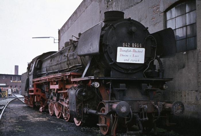 042&nbsp;096 im Bw Rheine, am 10.09.1977