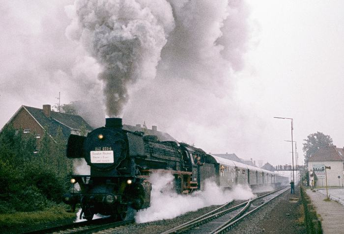 042&nbsp;096 mit Abschieds-Sonderzug Ausfahrt Lingen, am 10.09.1977