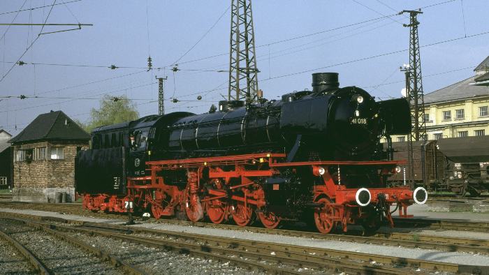41&nbsp;018 in Attnang-Puchheim (Österreich), am 25.05.1980