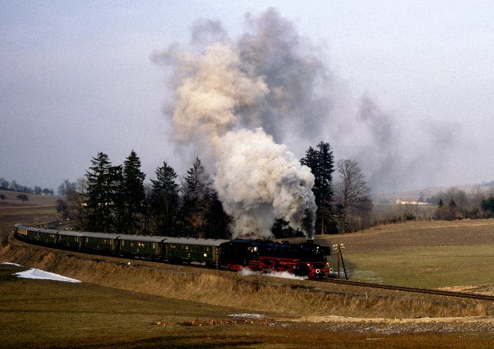 41&nbsp;018 bei Peterskirchen (Hausruck/Österreich), am 15.02.1981