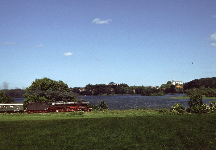 41&nbsp;360 vorm Plöner Schloss und See, am 11.06.1988