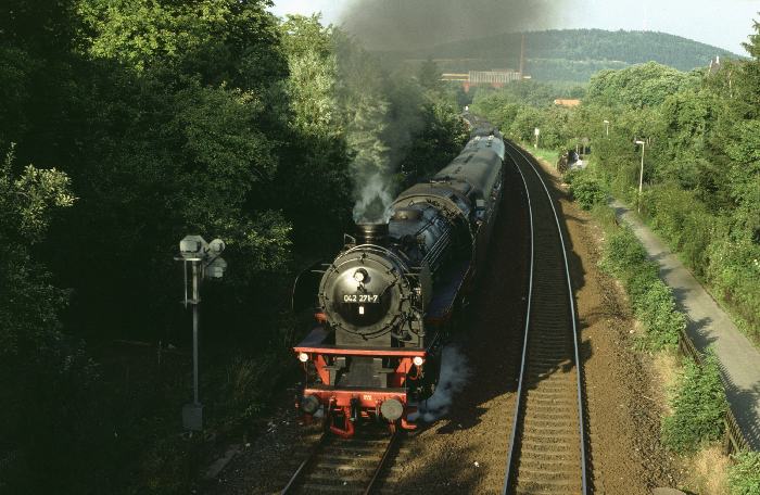 41&nbsp;271 mit Sonderzug an der Einfahrt von Goslar, am 23.07.1993