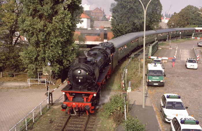 41&nbsp;096 im Hamburger Hafen, am 12.10.1996