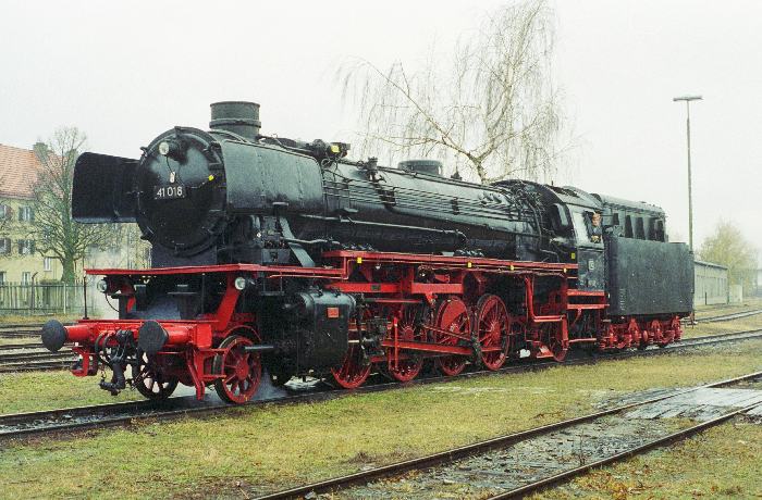 41&nbsp;018 im ex Bw Augsburg, am 25.01.1999