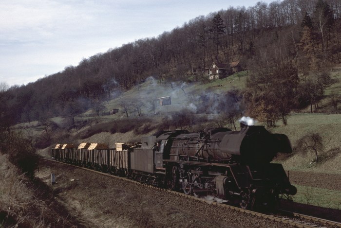 41&nbsp;1260 Nahgüterzug bei Orlamünde, 16.03.1977