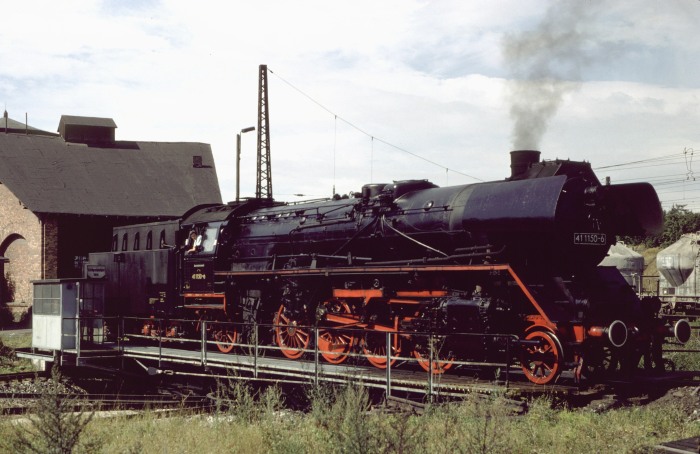 41&nbsp;1150 auf der Drehscheibe in Camburg, 26.08.1982