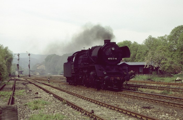 41&nbsp;1273 als Lz Richtung Göschwitz durchfährt den Personenbahnhof Rudolstadt, um 10:40 am 07.05.1983