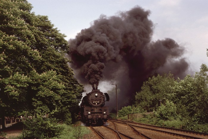 41&nbsp;1273 mit Dg Anfahrt im Pbf Rudolstadt, 30.05.1985