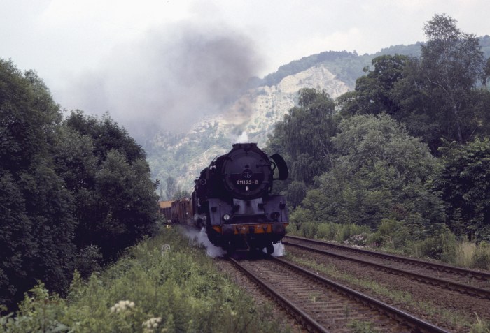 41&nbsp;1125 mit Dg nach Saalfeld hinter Ausfahrt Kahla, um 14:18h am 10.07.1986