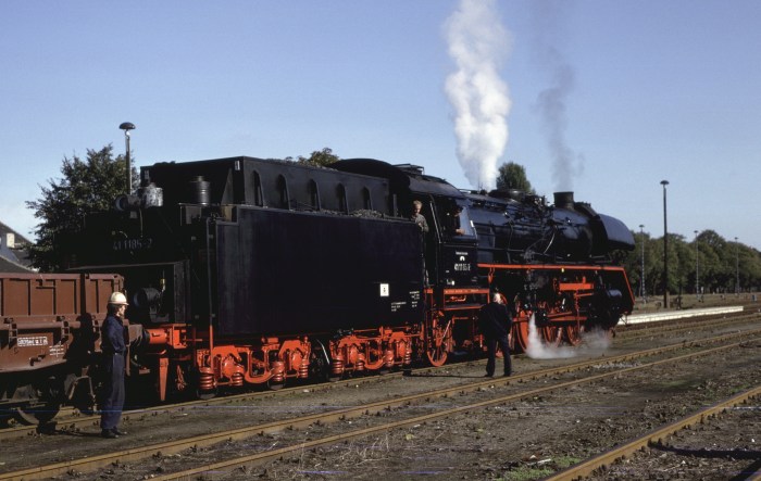 41&nbsp;1185 mit Gz aus Magdeburg, Ankunft in Genthin, 21.10.1991
