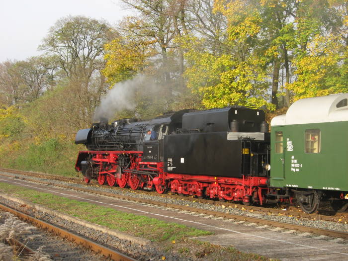 41&nbsp;1144 vor Lg Richtung Eisenach beim Halt in Marksuhl für eine Kreuzung, um 15:00h am 01.11.2008