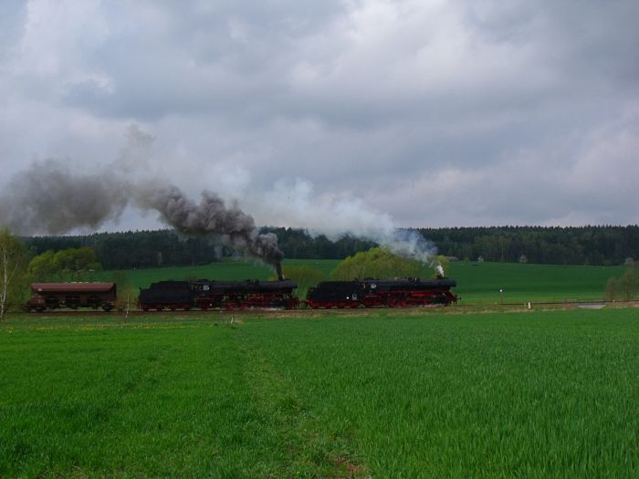 41&nbsp;1150 + 41&nbsp;1144 mit DGz&nbsp;91724 (Meiningen->Marksuhl), Ausfahrt Oberrohn,um 13:46h am 12.04.2014