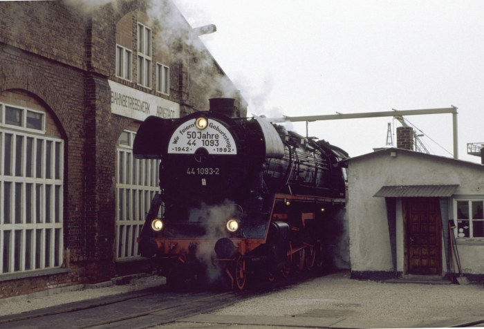 44&nbsp;1093 zur 50-Jahre-Feier im Bw Arnstadt, am 31.12.1992